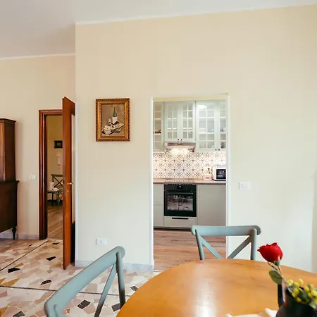 Appartement Eleganza E Arte A Citta Giardino *