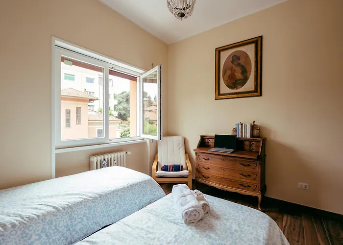 Eleganza E Arte A Citta Giardino 5' Metro B Apartmán *